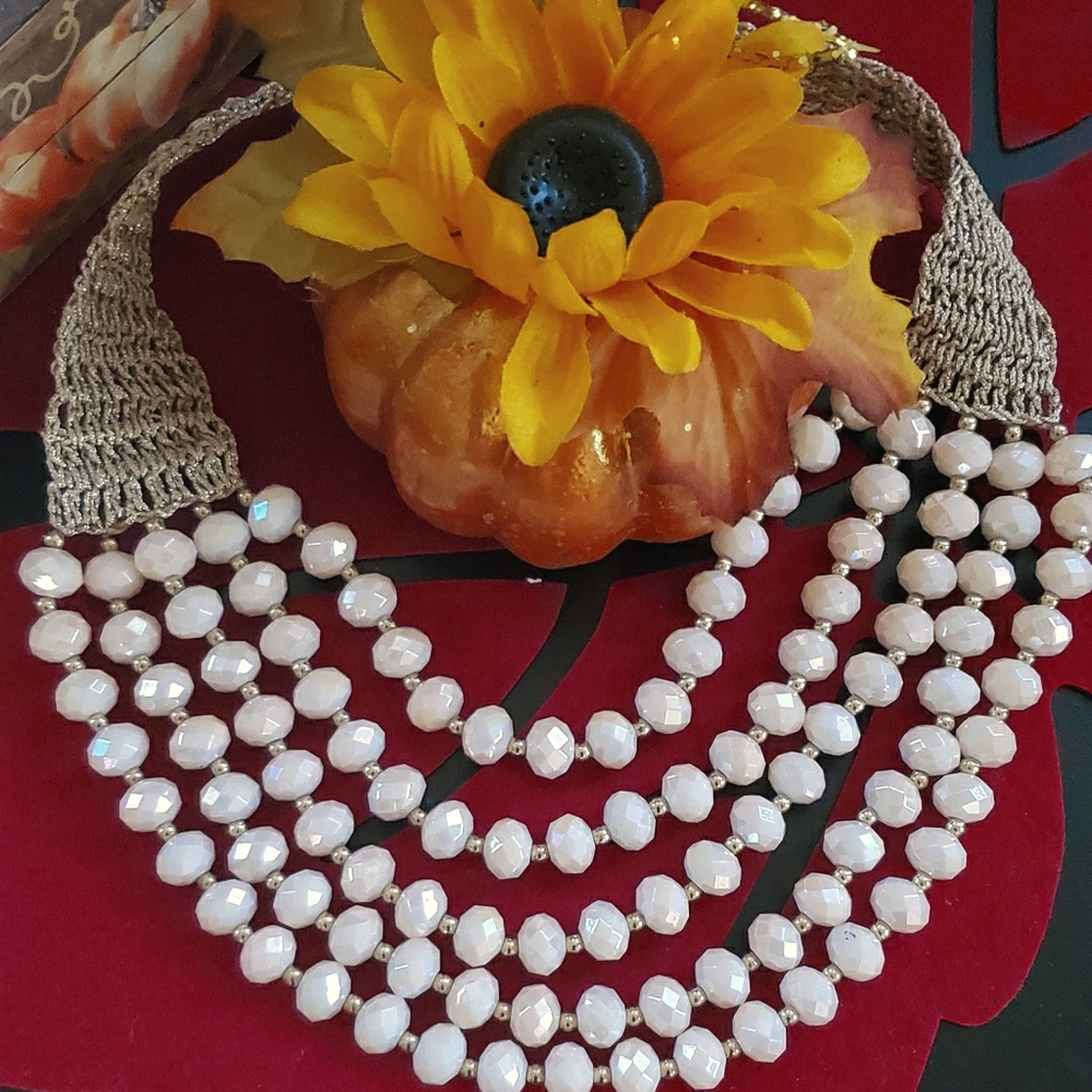 NWT Textured Beaded Necklace